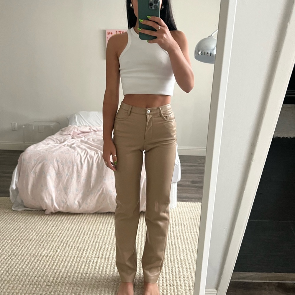 Aritzia’s Melina Pant in beige/tan🤎